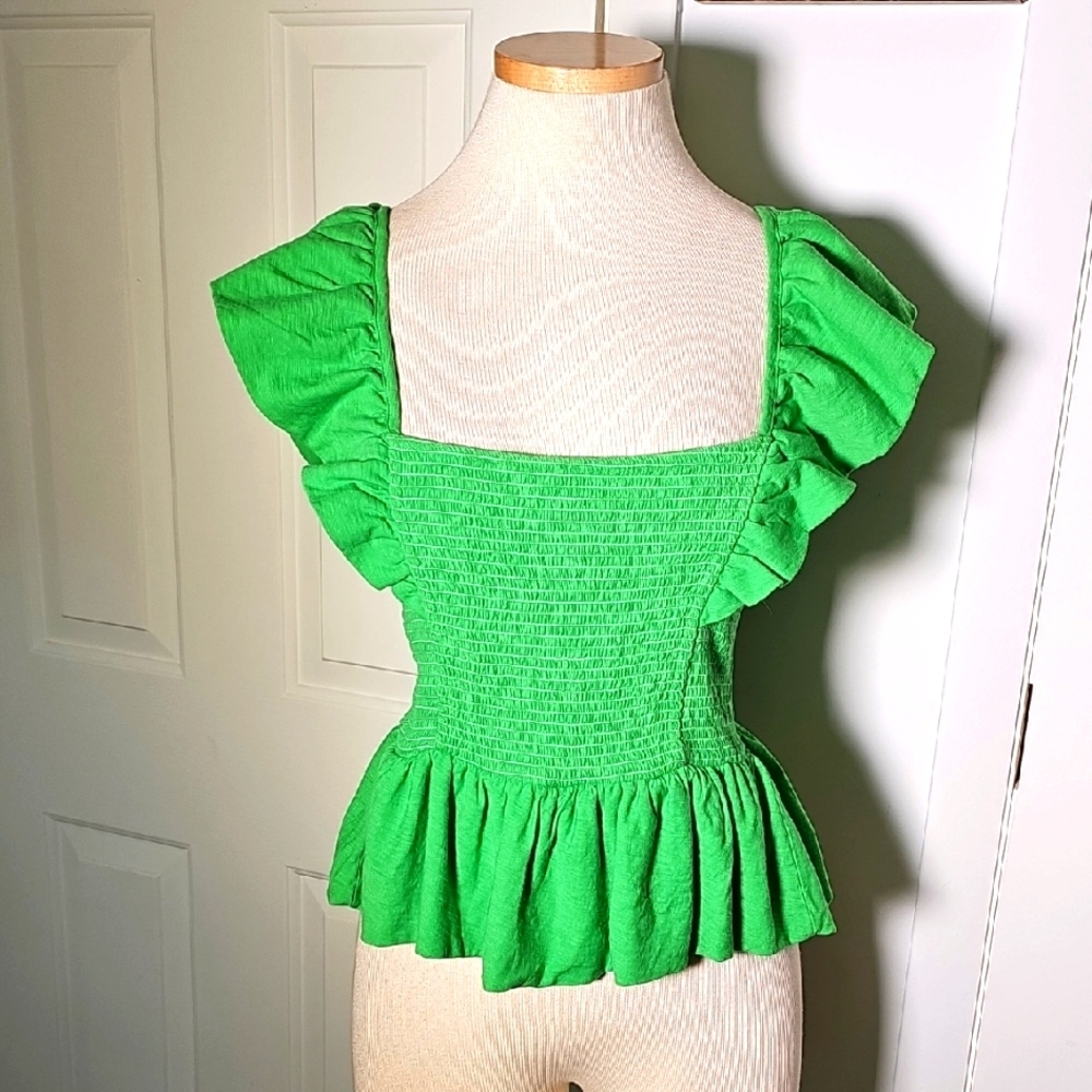 Narion Size Meduim Green Ruffle Sleeve Smocked‎ Top. Pima Cotton.